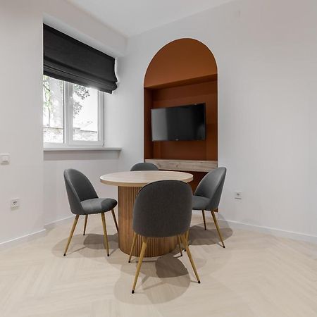 Inshiapartments On Ferentsa Lista Str Lviv Bagian luar foto