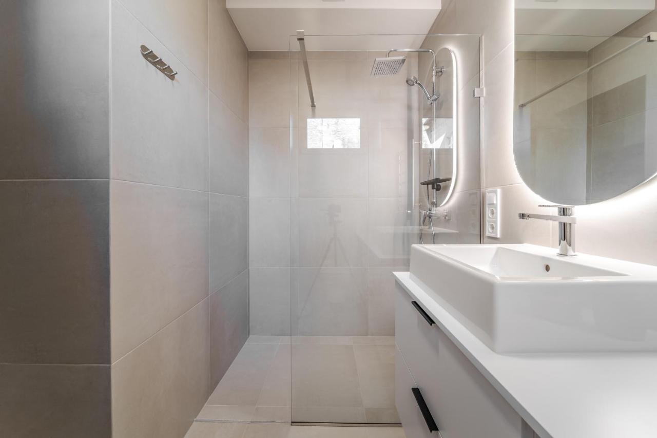 Inshiapartments On Ferentsa Lista Str Lviv Bagian luar foto