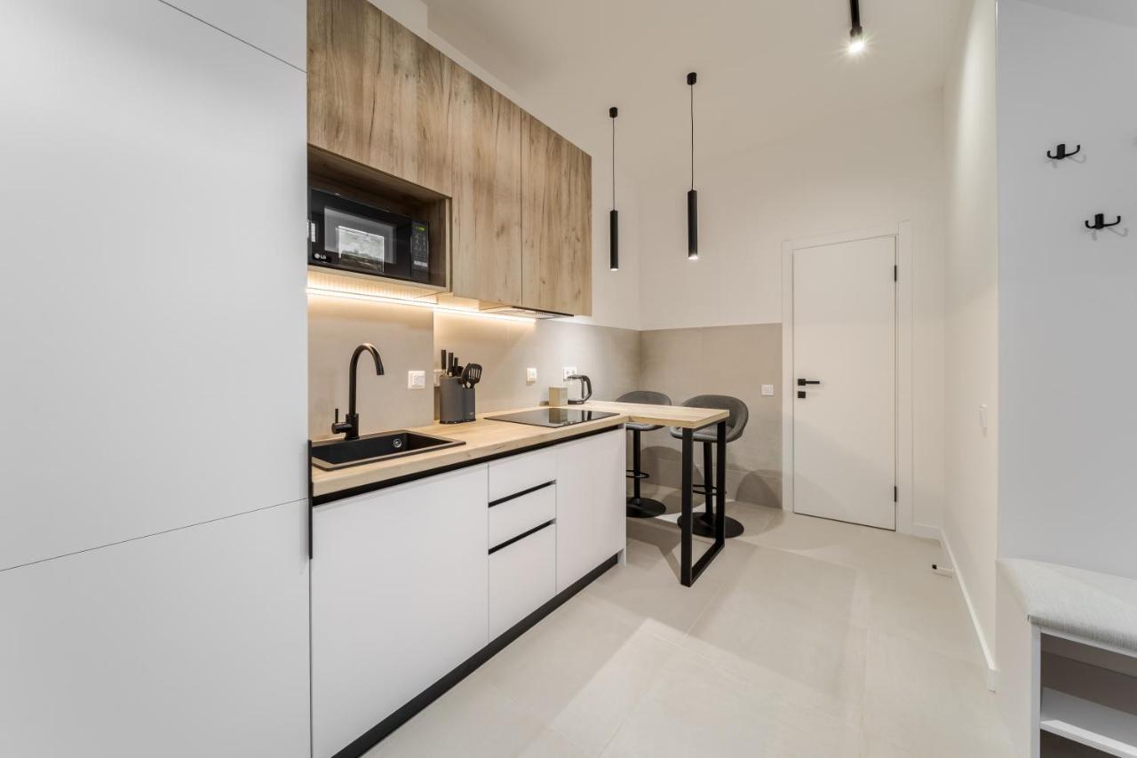 Inshiapartments On Ferentsa Lista Str Lviv Bagian luar foto